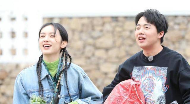 杨紫张艺兴太好嗑,郭麒麟周也好甜蜜,不是情侣也似情侣_观众_节目