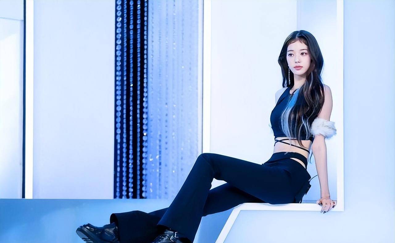 18岁张元英身材比例太完美,天使的脸蛋,魔鬼的身材_网友_实力_因为