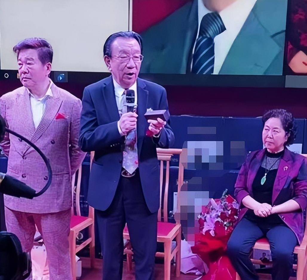 "不可一世"的侯耀华近况曝光,侯宝林当年的告诫一语中的_郭德纲_相声