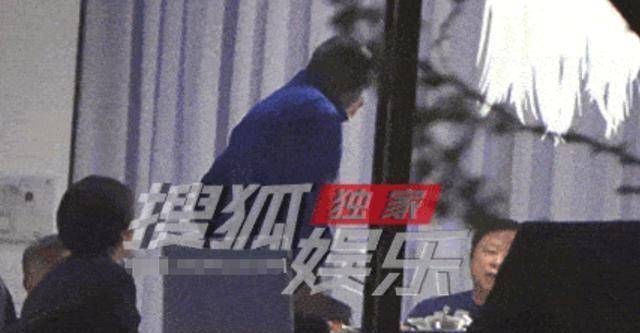 京圈大佬聚会！刘震云老大低语，韩三平疑心，张国立东倒西歪-刘震云兄弟