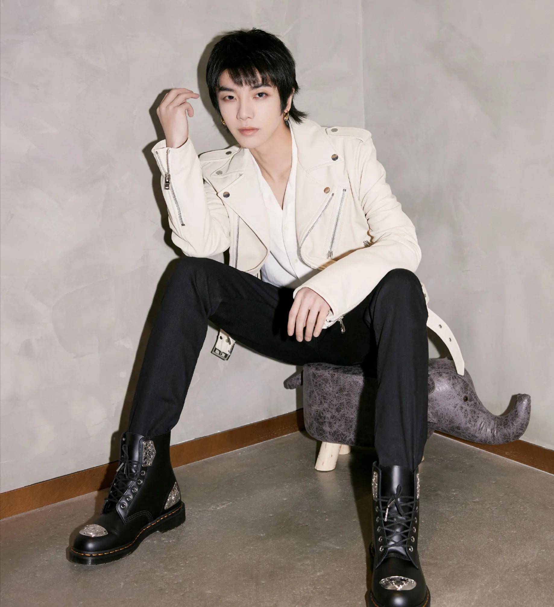 杨洋,付辛博,华晨宇,欧豪,任嘉伦,蔡徐坤_的发展_热度_资源