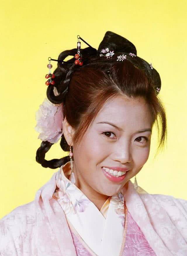 前tvb男艺人承认对曾恋爱多年的梅小惠有歉意:蹉跎了她的岁月_曾伟权