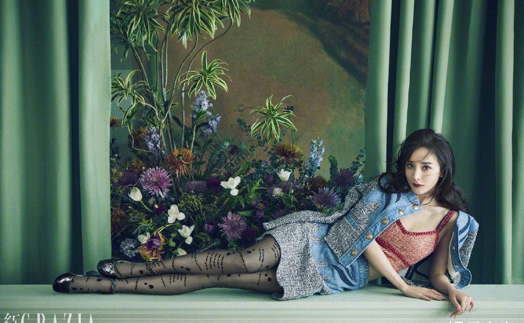 杨幂《红秀grazia》封面大片,时尚与帅气共存,春日氛围感满满_长发