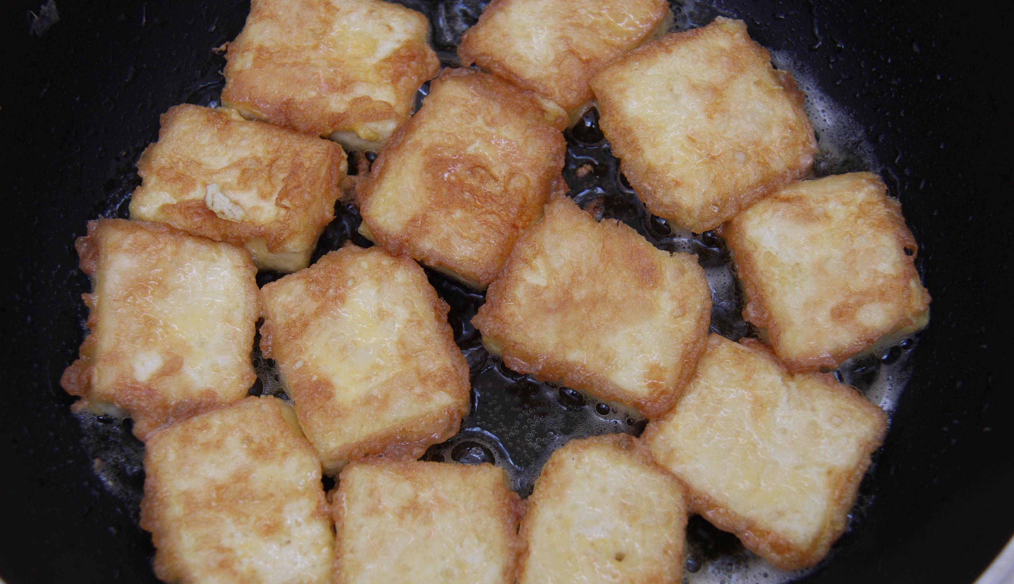 经典鲁菜锅塌豆腐 做法其实很简单 在家也能做出正宗的味道_美食_小火