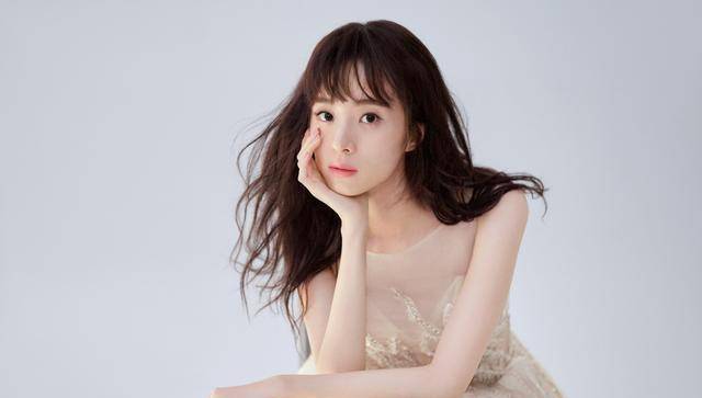 车库热吻后深夜现身胡冰卿小区,确定只是朋友?_徐璐_关系_风口浪尖