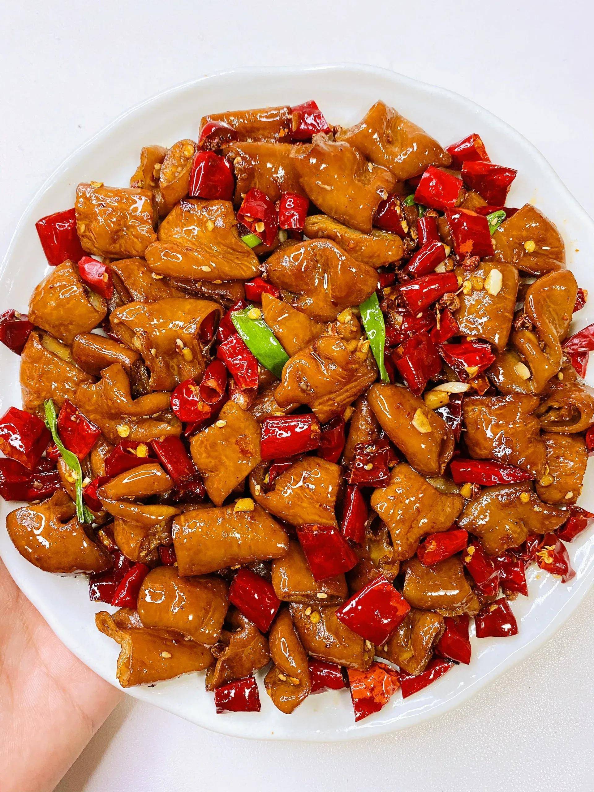 端午节将至,教你做四菜一汤,有荤有素,色香味俱全_步骤_干辣椒_肥肠