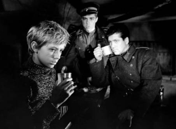 关于电影《伊万的童年 》的角色和镜头运用的分析_战争_观众_音乐