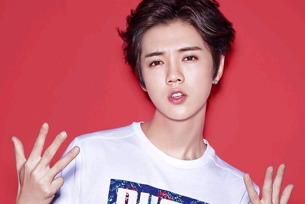 他在流量热潮中出道,公布恋情大量脱粉,30岁依旧像个少年_鹿晗_人气