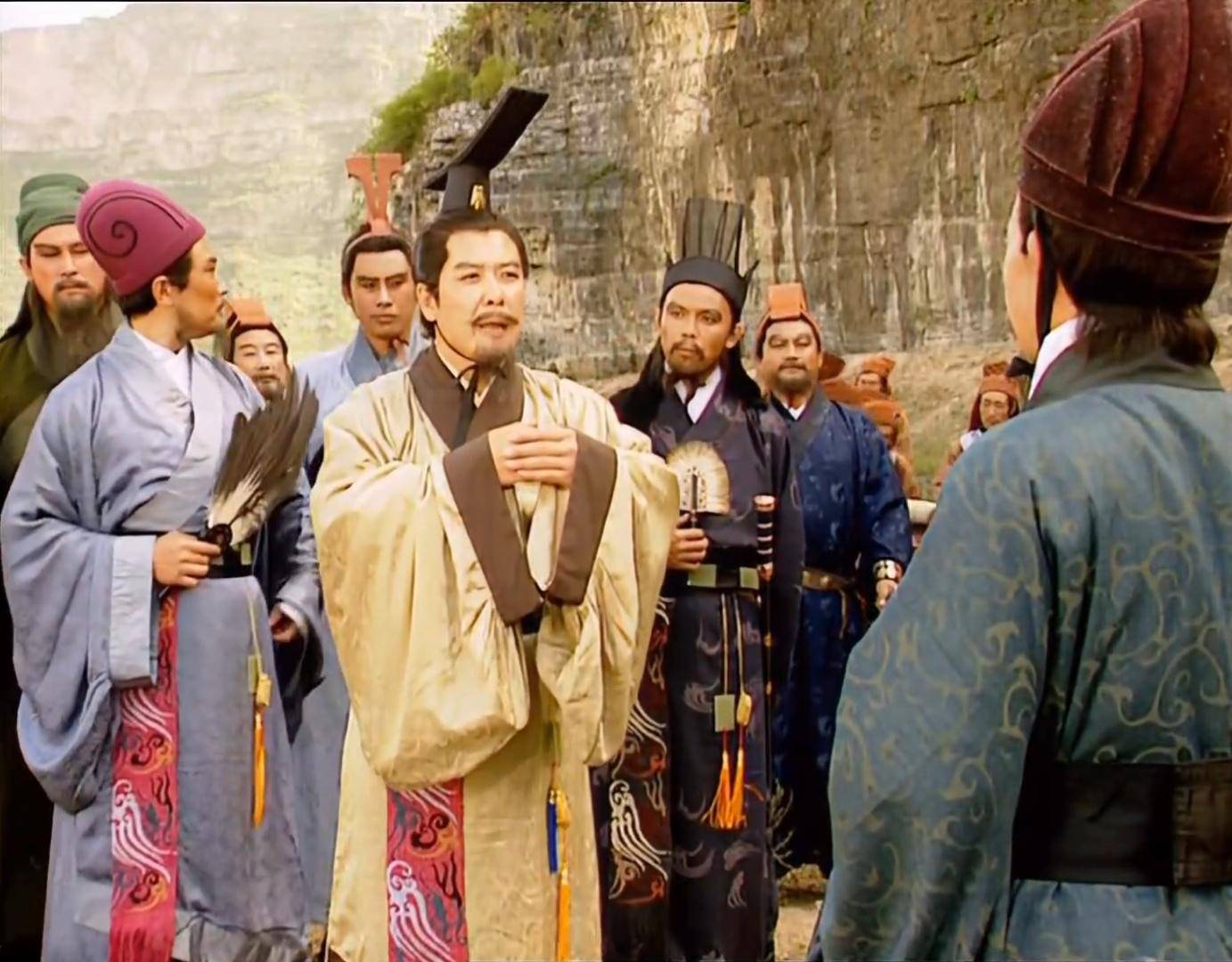 那时孙彦军和妻子工资不高,由于父母早逝,他要在经济上接济弟弟和妹妹