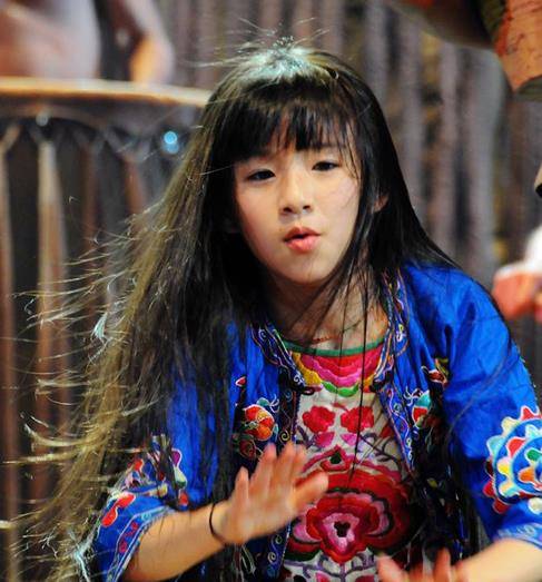 被质疑在英国独居2年态度,杨丽萍不应酬又带学生_时间_流量_戏剧