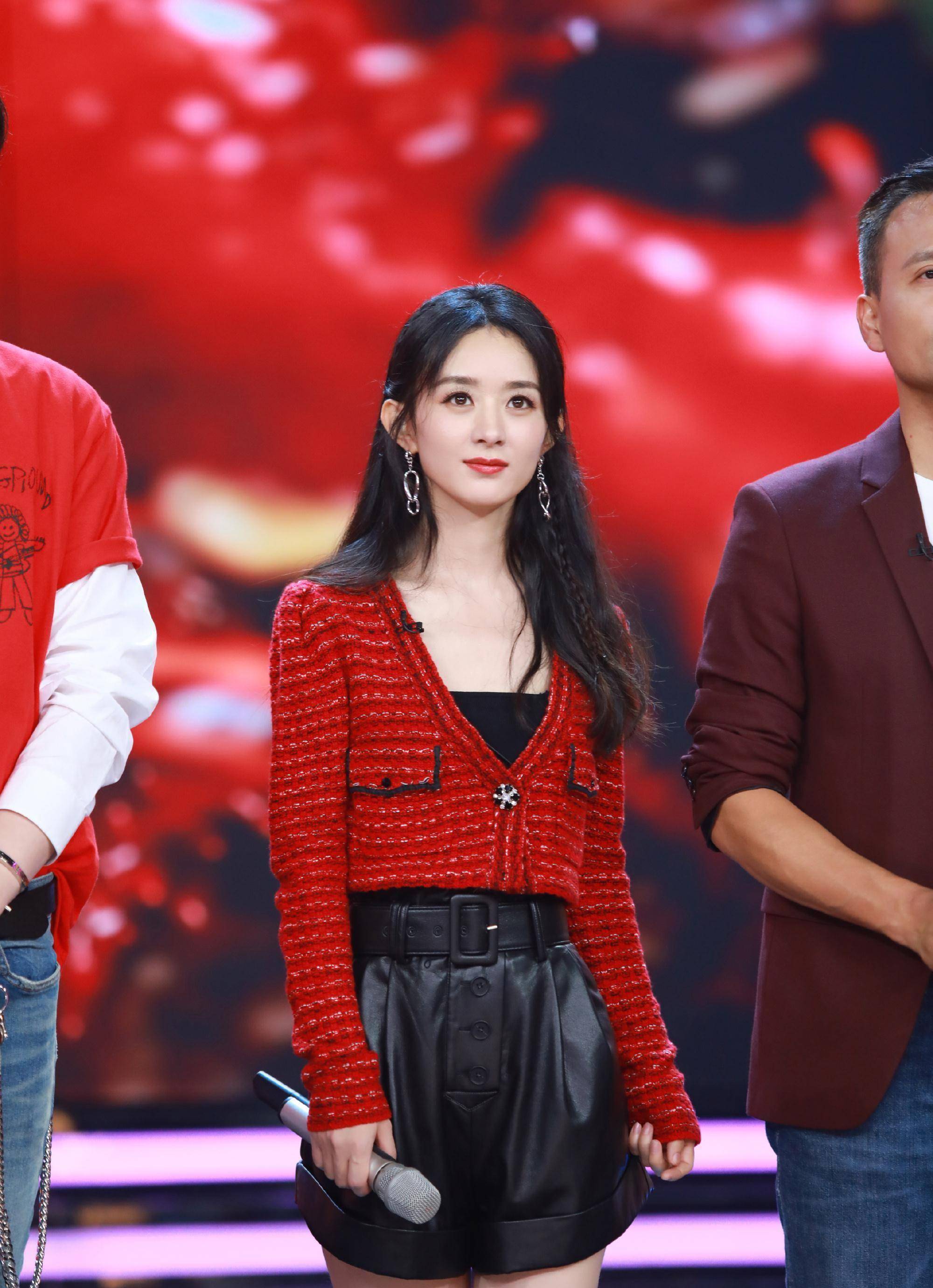 赵丽颖出席活动,穿粉色波点裙少女感爆棚,网友:仙女不分年龄_感觉