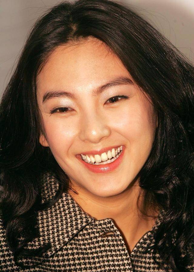 张雨绮教李斯丹妮跟公司要机会,开启大姐大教学模式_姐姐_想法_生活