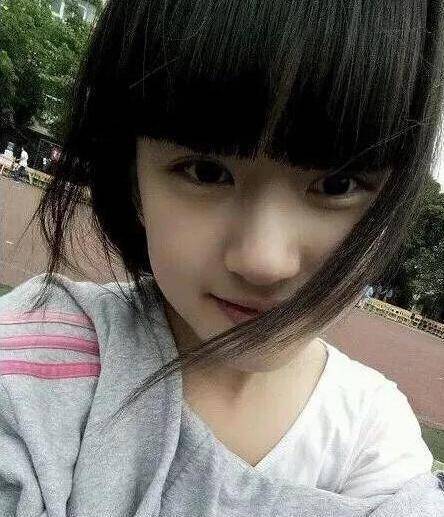 总觉得在哪见过赵露思,看了这张照片以后,真是让我感到有些意外_表演