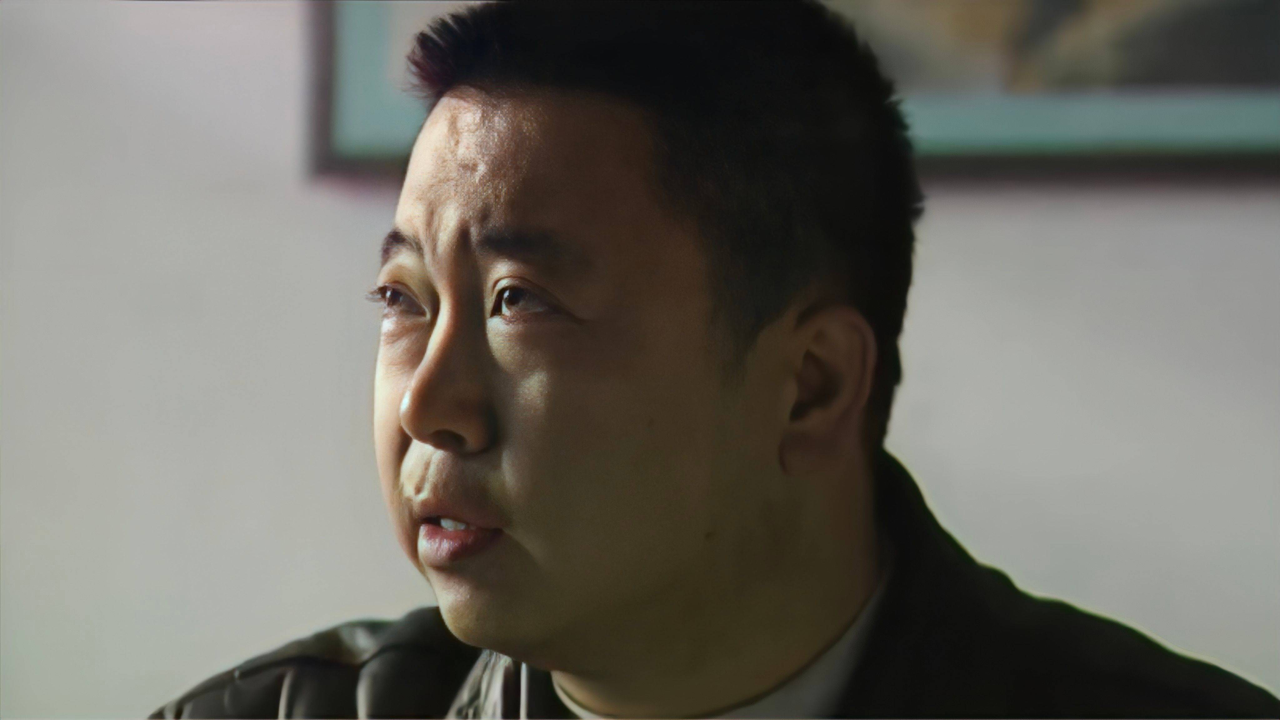 他也是一名专业的演员,但是在做演员之前,黄永刚已经练了四五年的健美