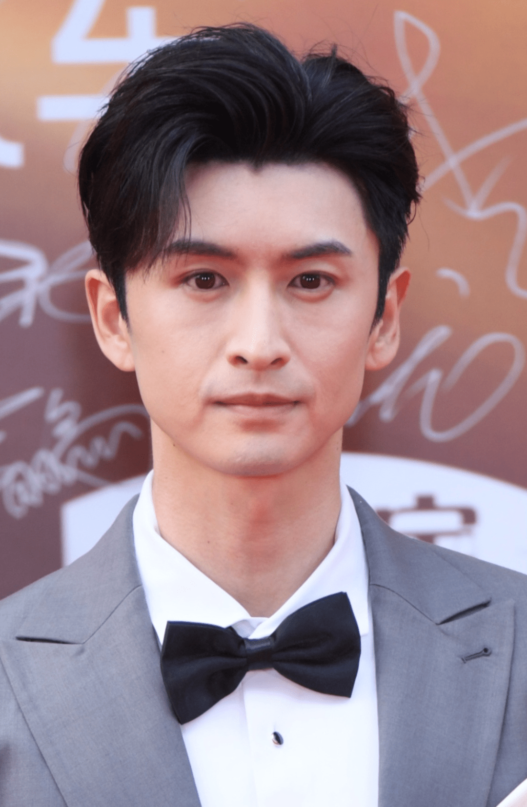 华表奖男星怼脸生图:遍地是普男,苏有朋韩庚发福,王一博脸肿_状态