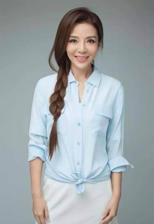 朱迅18岁时被诊断出甲状腺癌.