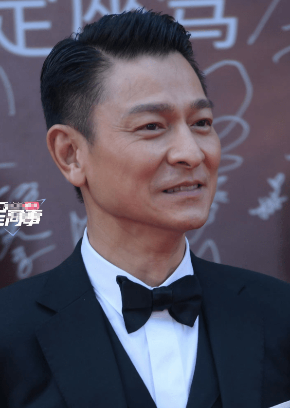 华表奖男星怼脸生图:遍地是普男,苏有朋韩庚发福,王一博脸肿_状态