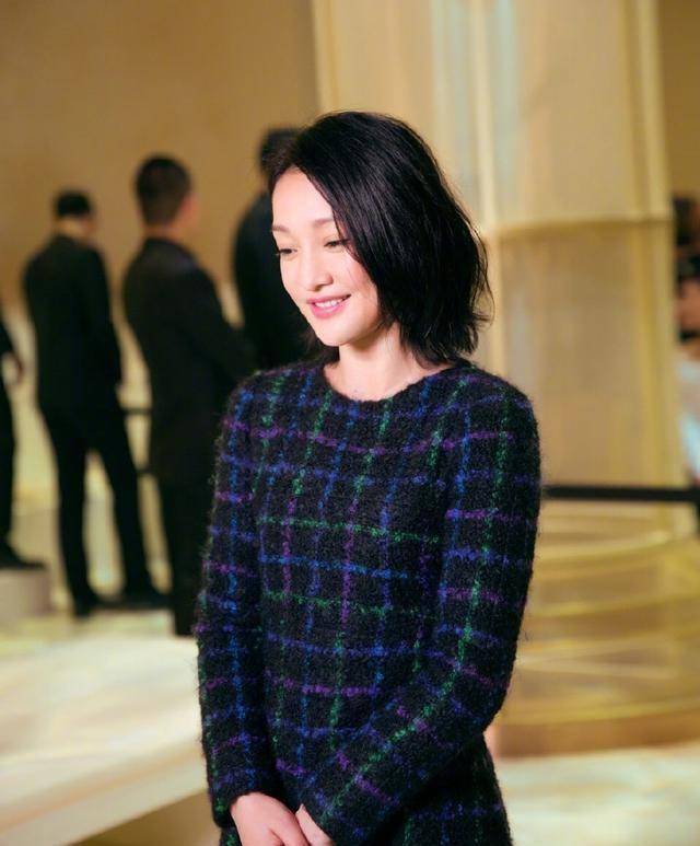 周迅只是剪了波波头发型,44岁嫩回24岁,网友:这发型看了就想剪_造型