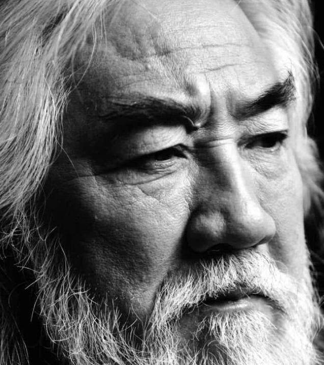 在拍摄《西游记》的时候,有爆料称张纪中连续两次,潜规则蜘蛛精的扮演