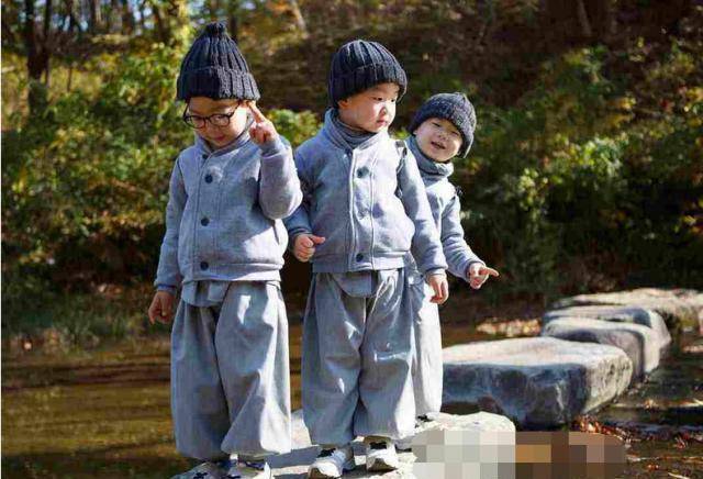 宋家三胞胎近照,穿着一样表情搞怪,稚嫩字迹让人忍俊不禁_民国_镜头