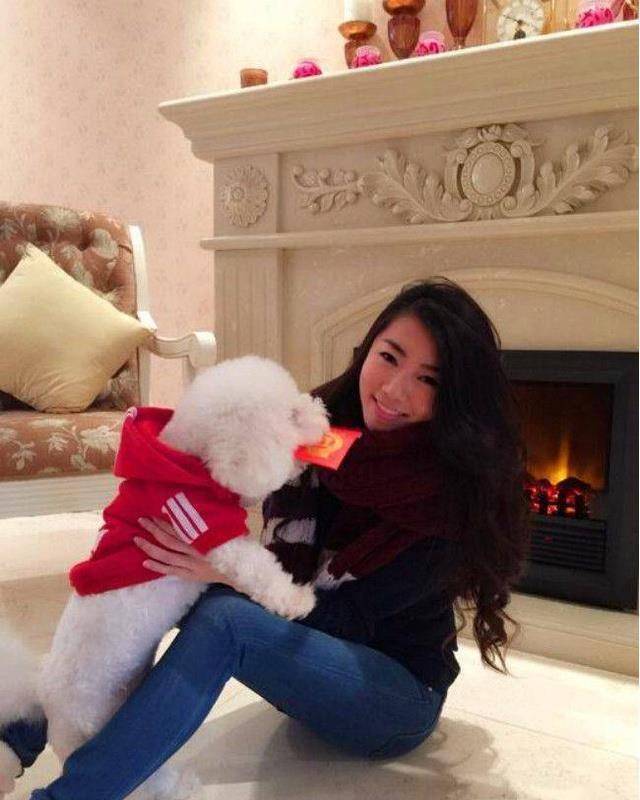 毕业后,程晓玥在某大品牌担任公关总监,在郑恺之前