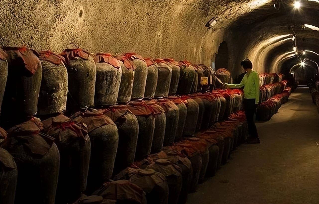 教你4个技巧,存酒手别欠,不然好酒变差酒_温度控制_口感_酒瓶