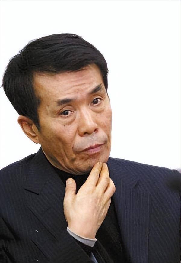 当时在他的直播间,有粉丝询问何庆魁的现状.