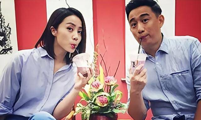 黄磊与孙莉的婚姻并没有人们所期望的那样有排场,他们连婚纱照都没拍.