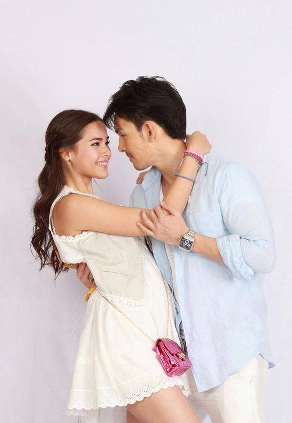 tik今年已经41岁了,仍是泰国大火男星,没有丝毫过气的迹象过.