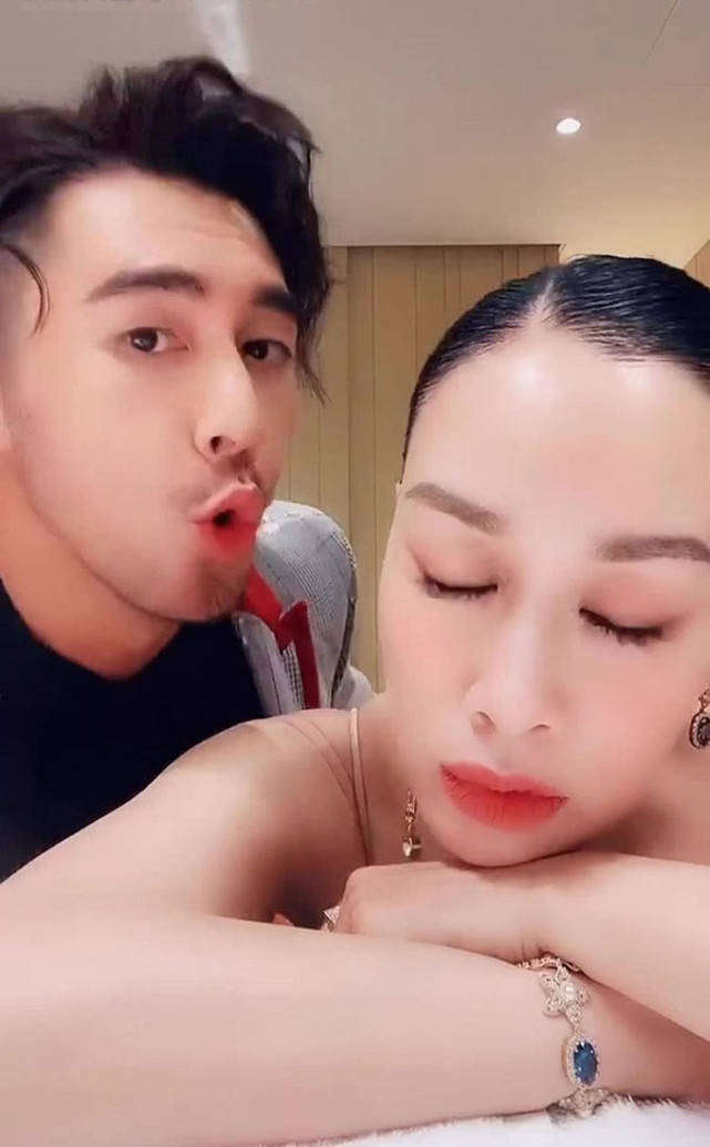 钟丽缇第四胎是男是女图片