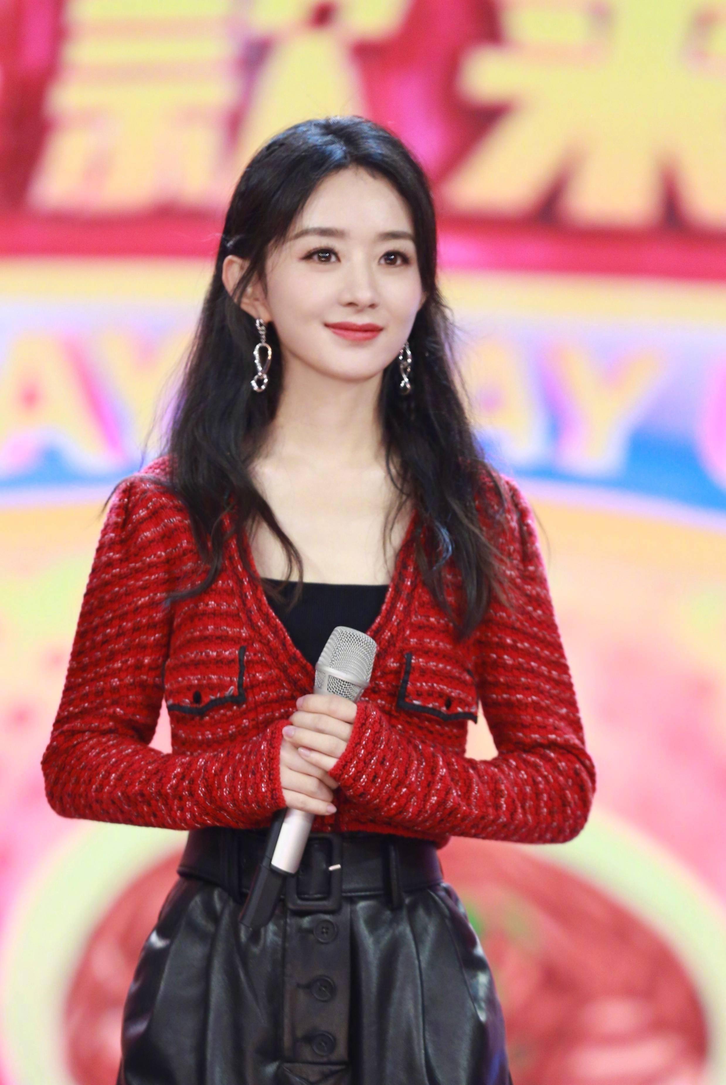 32岁赵丽颖仙气十足,身穿白色蝴蝶结连衣裙知性温柔超养眼!