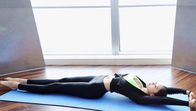 "亚洲第一美女"克拉拉瑜伽健身,31岁颜值依旧,解锁美好身材_电影_女神