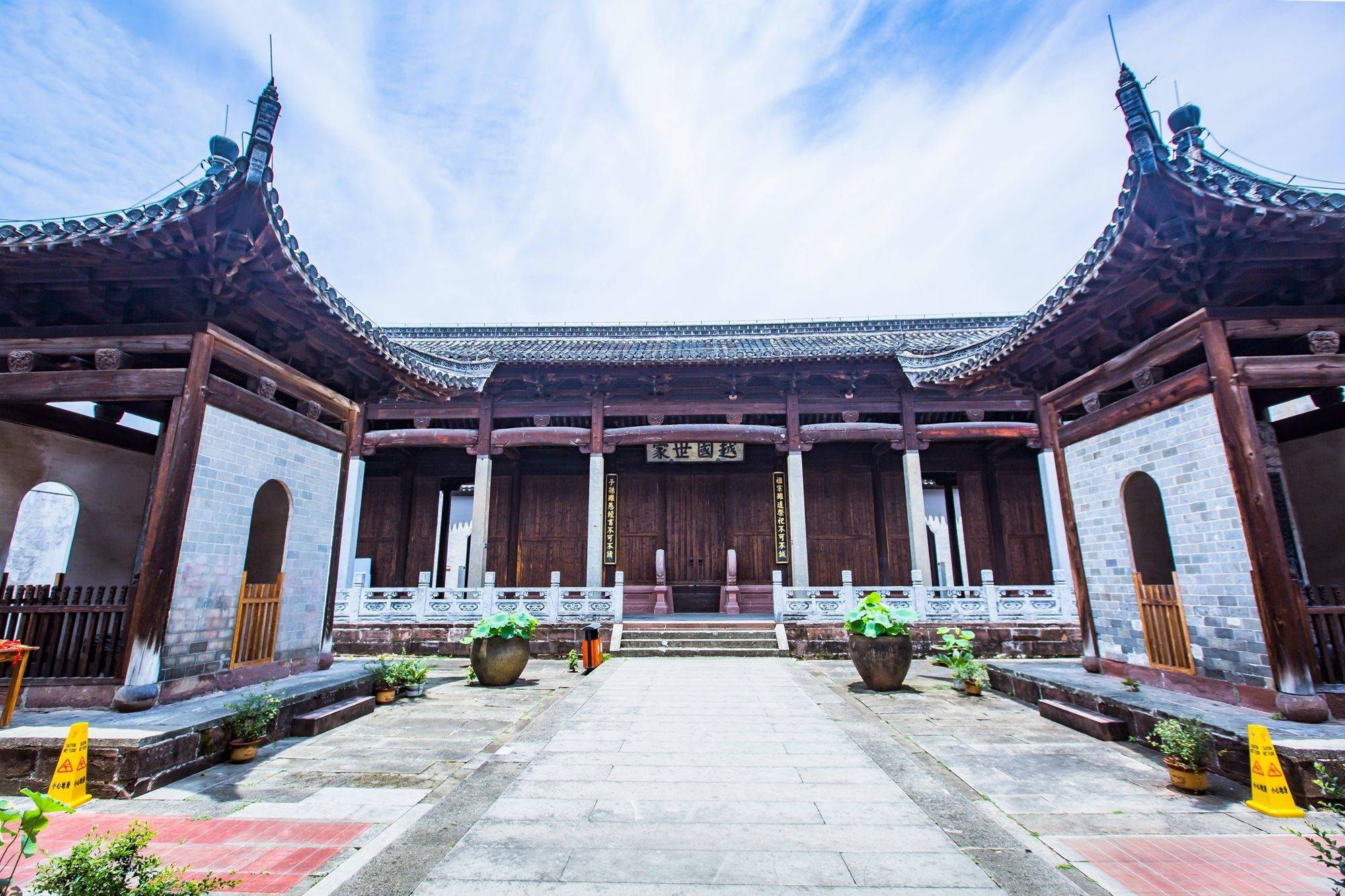 有"皖南小故宫"的美誉,充满了传奇色彩_徽州区_祠堂_汪华