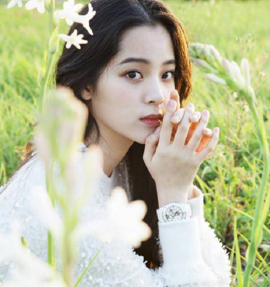 听了欧阳娜娜唱得《惊雷》,这小奶音想diss也diss不起来啊!