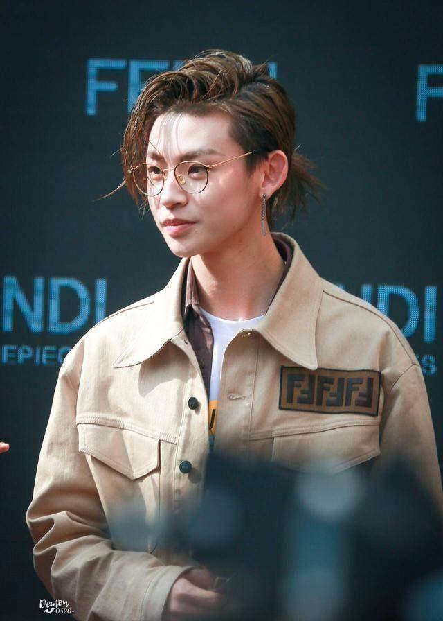 ninepercent斯文眼镜杀蔡徐坤陈立农朱正延谁的颜最美_姐姐_黄明昊