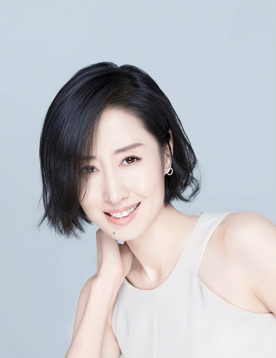 不管女人多大年纪,尽量不要留这3种"姨妈发型"!看起来老了没气质