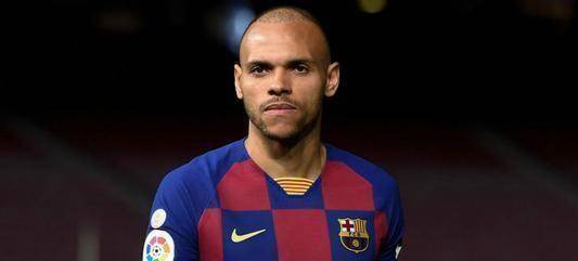 巴萨国王杯逆转塞维利亚,皮克攻入绝平进球巴萨保留唯一争冠希望_梅西