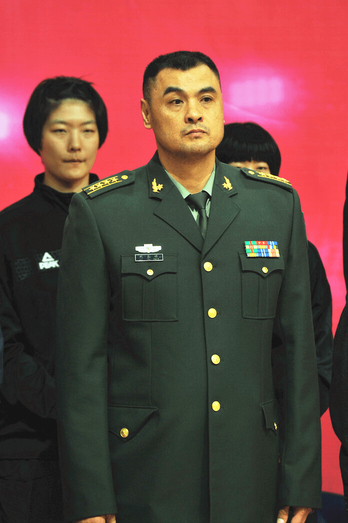 王治郅,未来一定有机会继续晋升,而大校军衔再往上的话肯定就是将军了