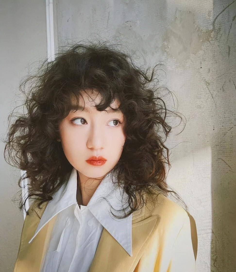 不管女人多大年纪,尽量不要留这3种"姨妈发型"!看起来老了没气质