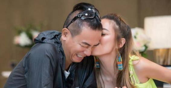 一只脚已经步入豪门的应采儿,为何要抛弃向佐,选择比自己大16岁的