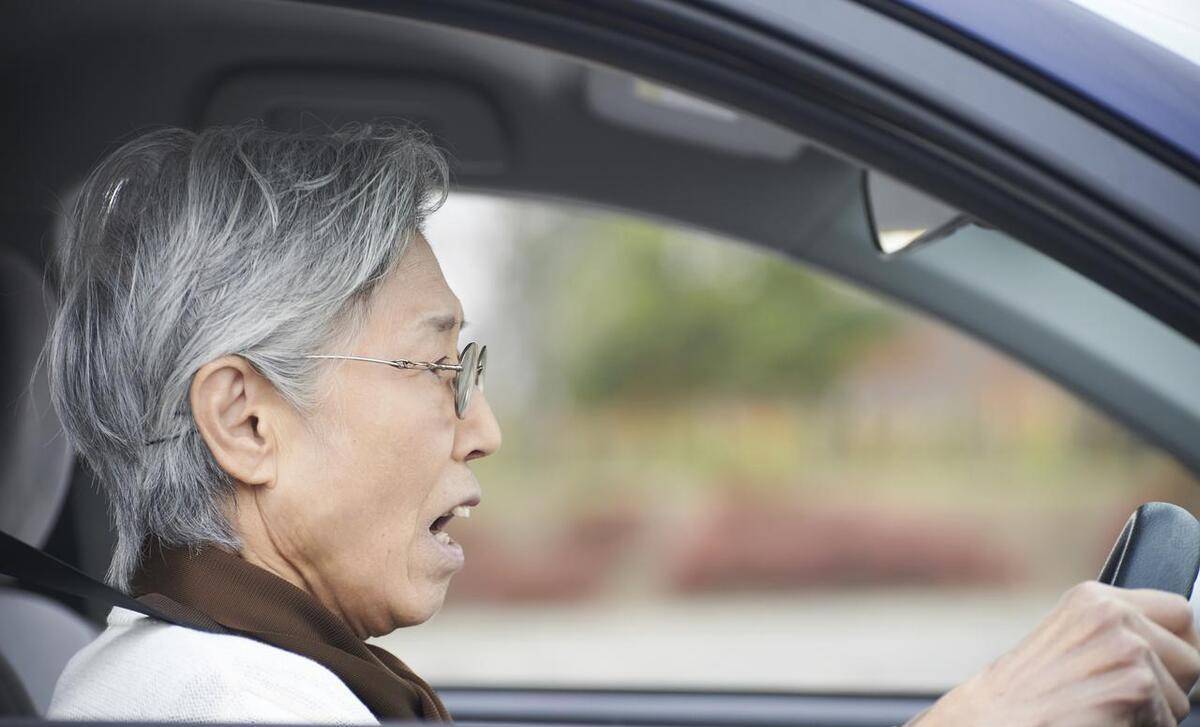 老年人开车要注意哪些问题?_反应_能力_交通