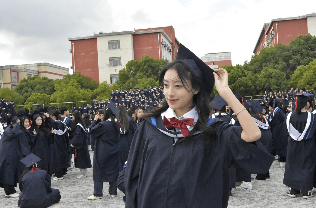 院校园排序)金山震旦枫叶岭外国语幼儿园大一班 叶建梁 张梓萱大二班