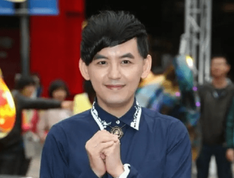 黄子佼出生在我国台湾省,是知名度较高的一位主持人,主持过超级星期天