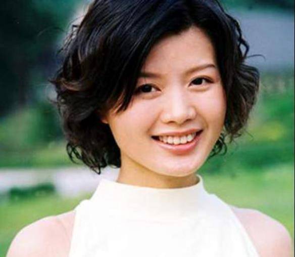 她用21年捧红丈夫,却被人用3个月追走,如今和儿子相依为命_娱乐_程愫