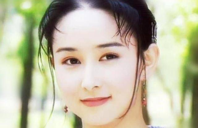 区别是前者冰心扮演者是林心如,后者扮演者是牛萌萌!