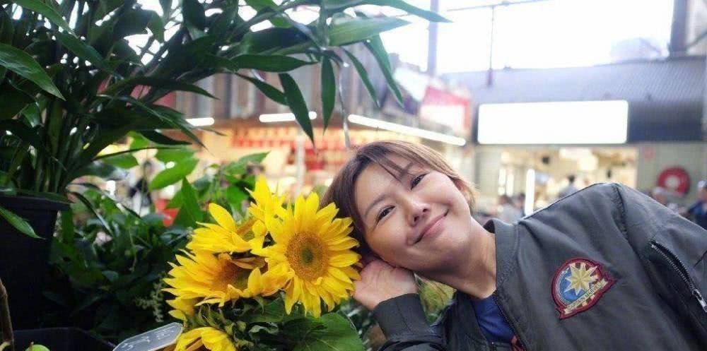 41岁孙燕姿晒照,状态引热议,不争不抢的她为何能被肖战喜爱?