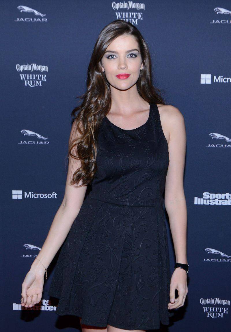 南非终极诱惑天使,身材火辣美丽的娜塔莎·巴纳德_杂志_动物_国际