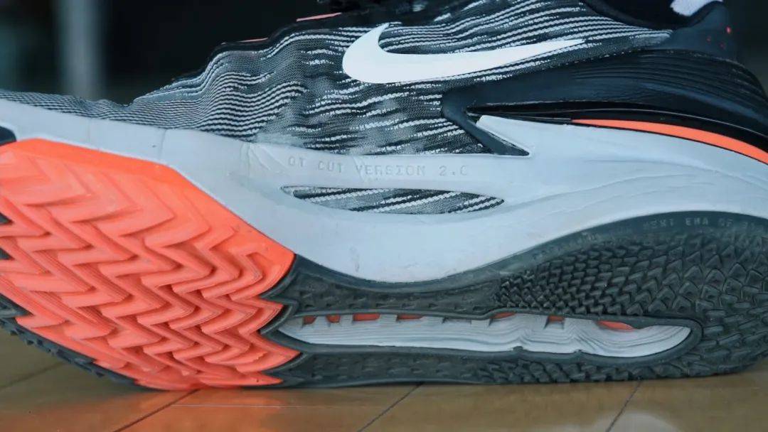 nike gt cut 2对比一代有提升吗 发售半年后真假如何鉴定?