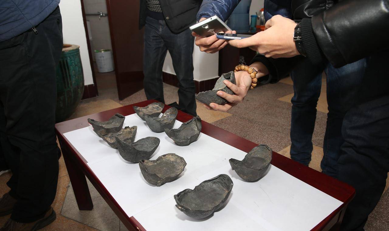 直击张献忠沉银发掘现场:发现文物四万件,刚刚有个激动人心发现_考古