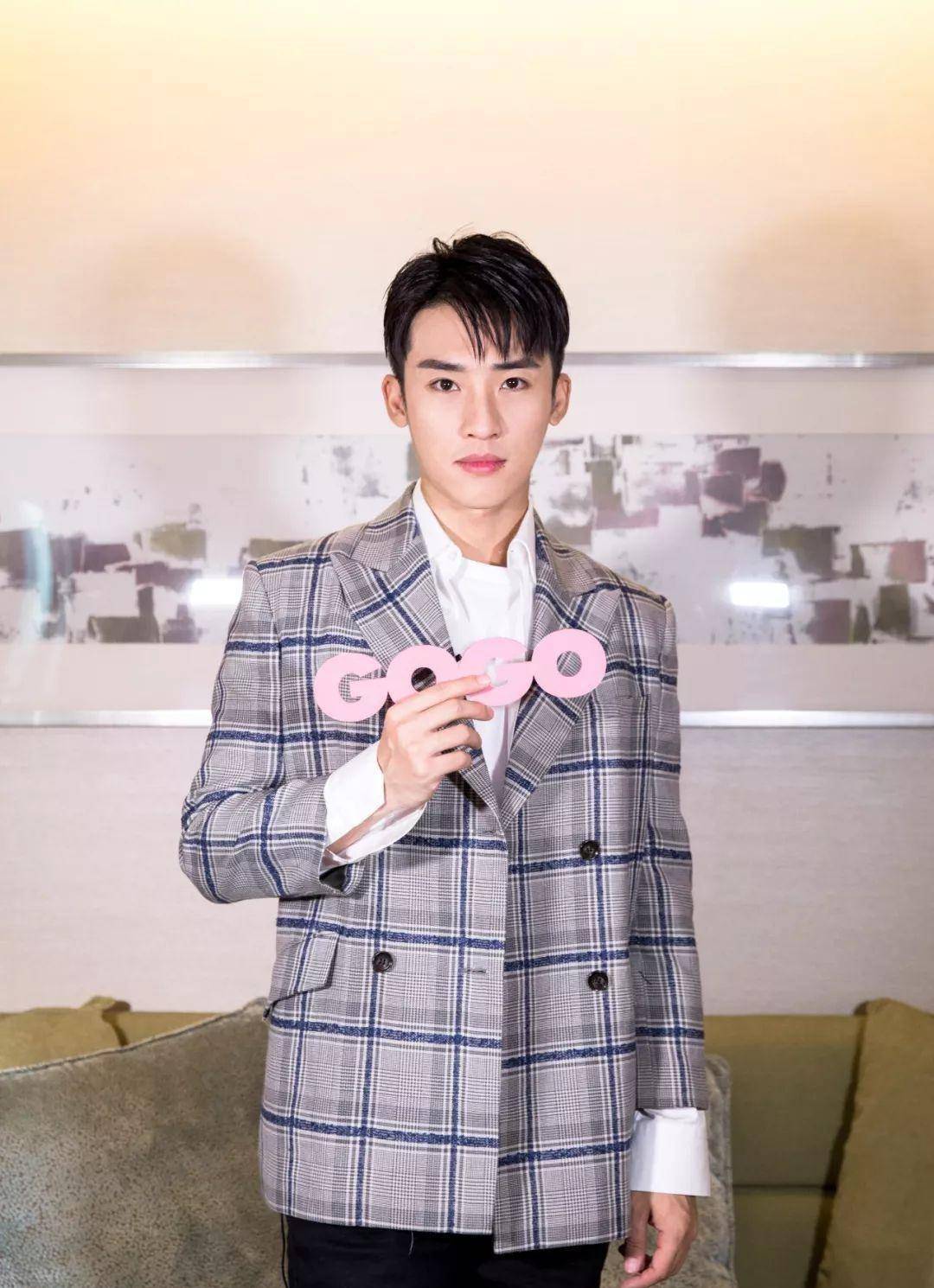 从温润暖男到雅痞硬汉,张赫"齐小天"互相成就,进阶演员路_生活_角色